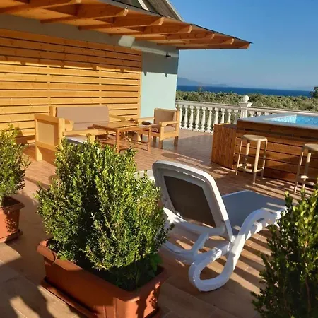 Apartment Irini's Qeparo